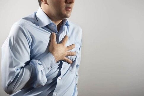 pijn op de borst als symptoom van osteochondrose in de borst